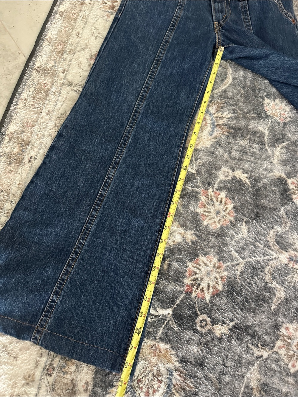 Levi's Noughties Bell Jeans View 3
